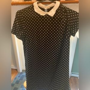 Polka dot dress with collar